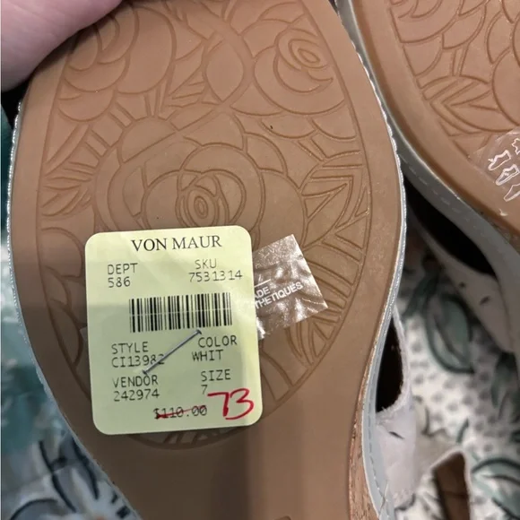 Cobb Hill brand new beige wedge sandals - Picture 6 of 10